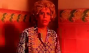 Madre Sorprende A Su Hija Con Su Amiga Desnudas En La Bañera