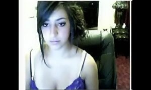 Cute Arab Teen Bates On Cam
