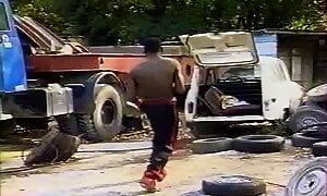 Les Lolos De La Garagiste 1997 480p