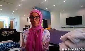 Cant Believe I Creampie My Hijab Step Mom