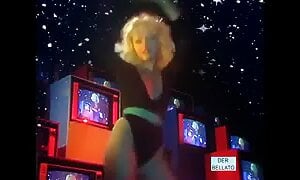 Gogo Girls Showing Off 06