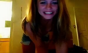 Young Blondie Show Her Body
