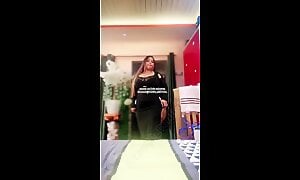 chubby girl -  Tango Live