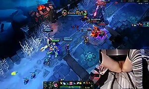 I'M BACK! Gamer Girl Playing Naked in Bed League of Legends #20 Luna
