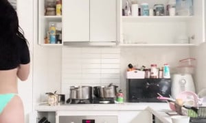Bar6ie6/6ar6ie6 nude big boobs in kitchen!!! New Onyfans trending video  so hot