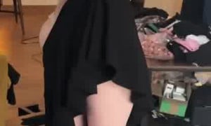 F1nn5ter showing big butt