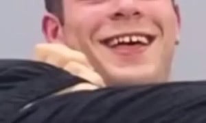 Gay face fart - video 3