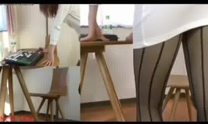 Hot Japanese girl farting - video 2