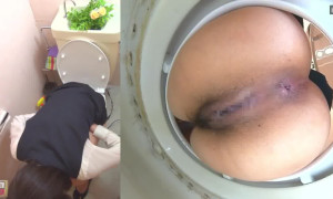 Japanese girl farting on toilet