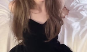 F1nn5ter - Sexy on bed
