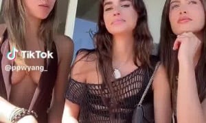 Ppwyang - Sexy with her friend...