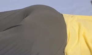 Korean girl farting - video 30