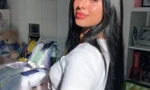 Julia Bayoneta new sexy video