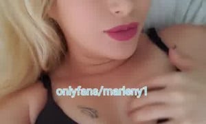 Marleny nude show on bed...