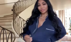 Val2legit sexy show erotic body in bedroom!!! Viral video