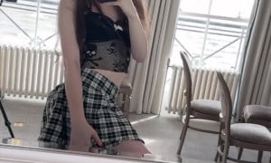 F1nn5ter - Sexy with erotic body...
