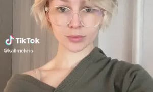 Kallmekris!! Sexy in bathroom...