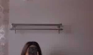 Sassy Poonam nude shower...