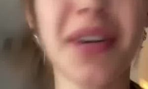 Teen Anna Shumate show change Bikini