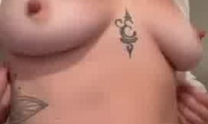 Woahkenzy Video Video - She loves to show Off perfect Tits