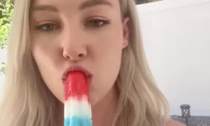 STPeach Popsicle Blowjob