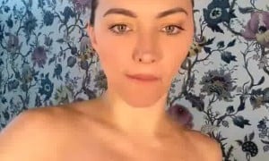 Lindsey Pelas Creamy Banana Livestream  