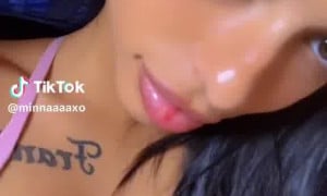 Minaaxo - Sexy babe on bed