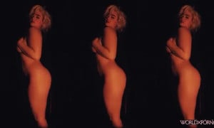 Stefania Ferrario - Nude show with erotic body