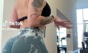 Valeria Alejandra Twerking BIG BOOTY - New Video