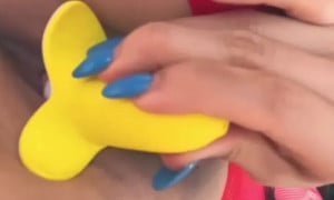 Yuliett Torres masturbate with banana sextoys