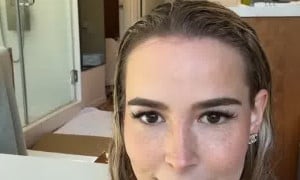 Elena Kamperi Nude Shower Livestream  