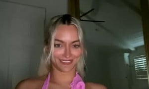 Lindsey Pelas 1st September Livestream  