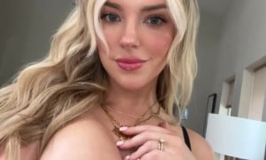 marie dee Nude perfect tits in selfie / Of video