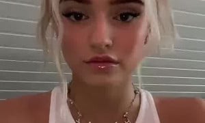 Honeypuu - Her Naked Very Very Lewd