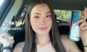 Itzgrippytv Naked Big Tits On Car