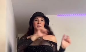 Keren Canelon - show erotic body new video 