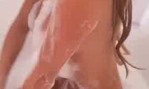 Hot Nude Francesca Farago in bathtub