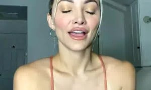 Lindsey Pelas Hot Fishnet Livestream  
