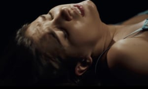 Ellie Luna - Navel Injection Video 