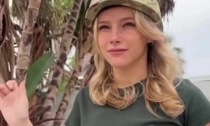 Zoe Moore Show Nippes Pink OMG -