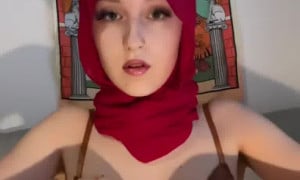 Fareeha Bakir Hijab Corset Strip Video