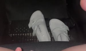 STPeach Rubbing Pussy In Car Fansly Video 