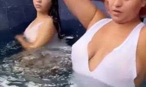 Andreagranda sexy in the pool