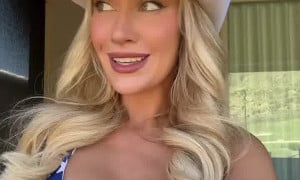 Paige Spiranac - Sexy with erotic body