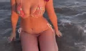 Candylion cosplay!! Sexy babe on beach...