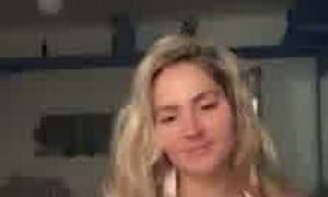 AllisonNYC sexy babe in bedroom