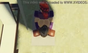 Chica pelirroja es golpeada por su amante