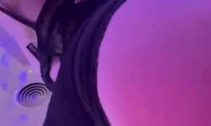 Girl farting - video 323
