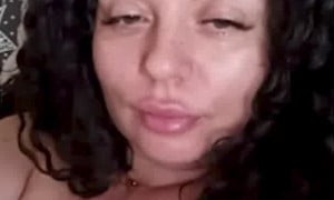 Beautiful milf exposes her tits