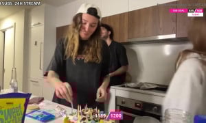 French Canadian girl farts during a Twitch live - 2